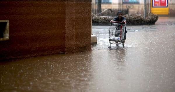 La Nación / Fuertes lluvias causan nuevas inundaciones