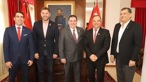 Cartes logra más apoyo de líderes al oficialismo - ADN Digital