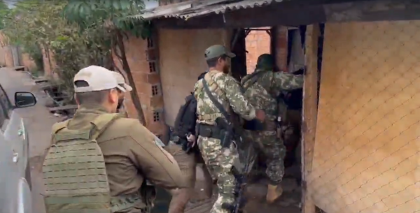 Allanamientos simultáneos en focos de distribución de drogas en la Chacarita - Megacadena - Diario Digital