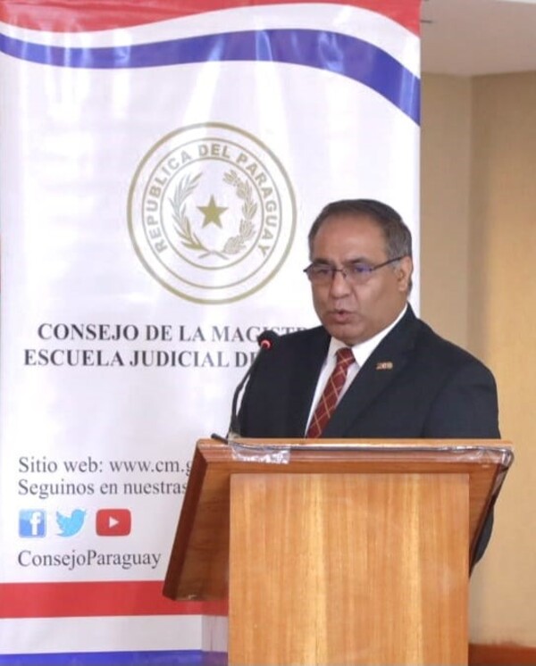 Esquivel González es el nuevo titular del Ministerio de la Defensa Pública - El Trueno