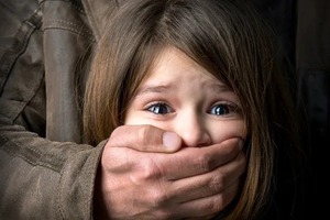 Fiscalía: Más que sanciones, "necesitamos prevenir el abuso infantil" - Portal Digital Cáritas Universidad Católica
