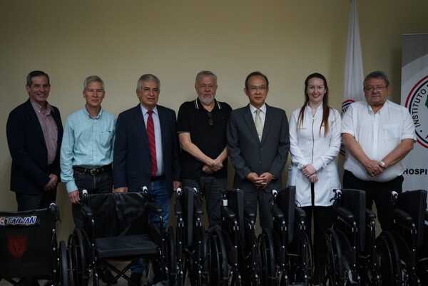 Hospital del IPS de Ciudad del Este recibe nuevos equipos para mejor servicio