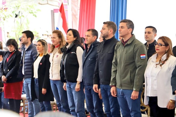 Gobierno entrega importantes aportes y "conduce hacia el desarrollo a Concepción" - .::Agencia IP::.