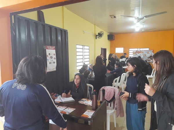 Jornada de servicios integrales brinda bienestar a mujeres de Pacú Cuá