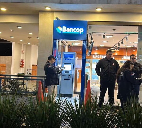 Falsos guardias roban G. 500 millones de cajero automático