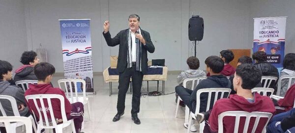 Estudiantes de Asunción fueron capacitados sobre responsabilidad penal