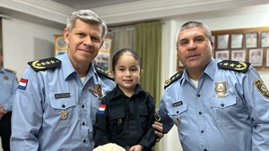 Niña de 6 años cumplió su sueño de ser policía por un día