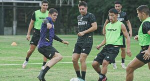 Versus / Las dos figuras importantes que no tendrá Tacuary ante Cerro Porteño