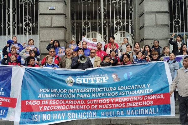 Manifestación docente en Perú por mejoras salariales - .::Agencia IP::.