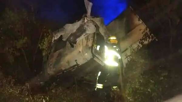 Quiindy: camión de gran porte que transportaba 20.000 kilos de arroz, vuelca y se incendia en Ruta 1 - Nacionales - ABC Color