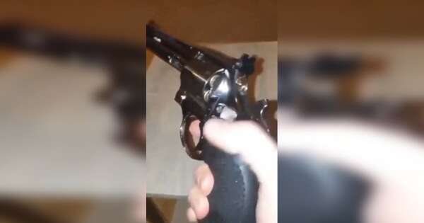 Diario HOY | Grave denuncia en colegio de Villeta: alumno amenazó con revolver a compañeros