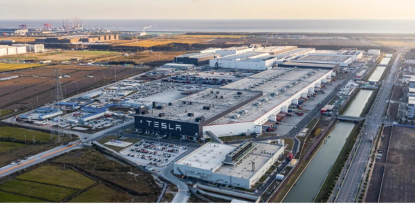 Tesla empieza a construir su nueva f谩brica de bater铆as de almacenamiento en Shangh谩i - Revista PLUS