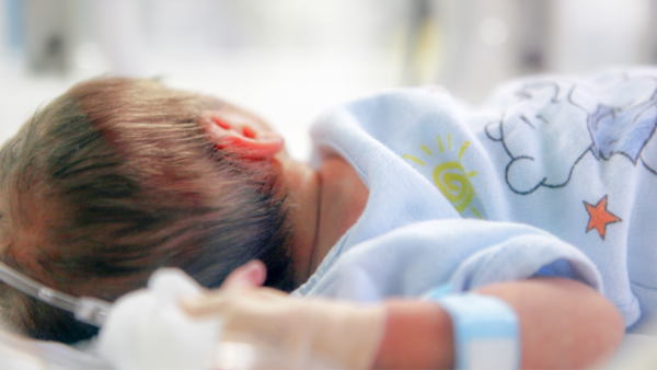 Campaña solidaria: piden ayuda para niño de 2 años internado por influenza y neumonía - trece