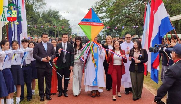 Celebraron a María Auxiliadora de Minga Guazú y recibieron pandorga latinoamericana instando al cuidado de los niños