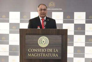 Ministro Esquivel critica exceso de cargos gerenciales en la Defensa Pública
