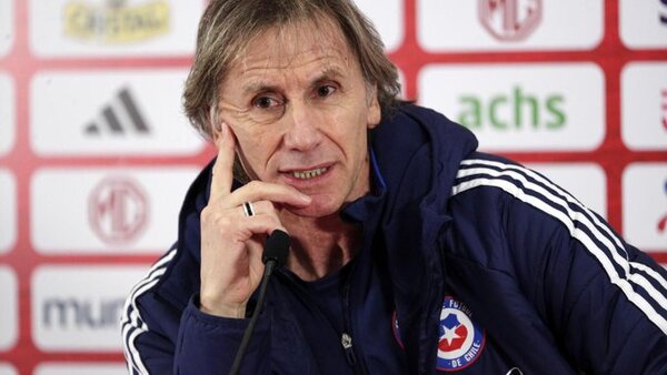 Chile anuncia lista para amistoso con Paraguay sin Medel ni Vidal