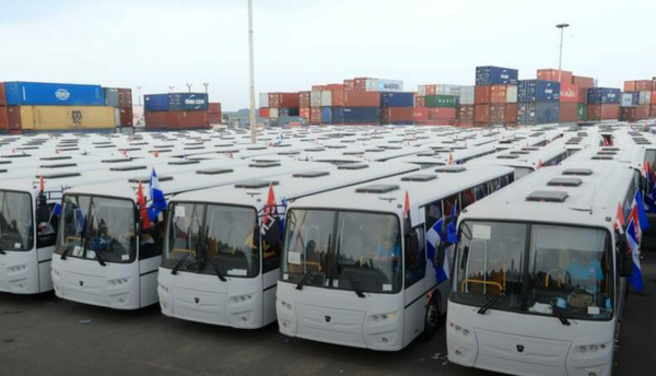 El Gobierno de Nicaragua entrega una tercera flota de autobuses comprados en China