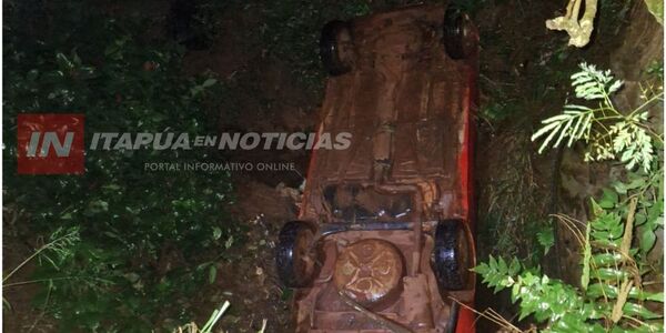 YATYTAY: CONDUCTOR PERDIÓ EL CONTROL Y CAYÓ POR UN PRECIPICIO - Itapúa Noticias