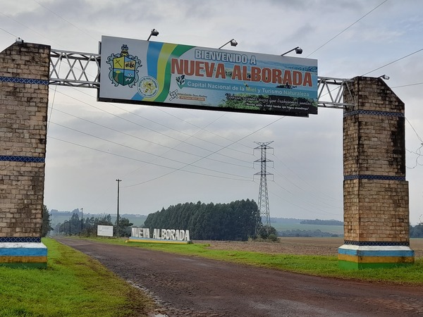 Lluvias retrasan reparación de caminos en Nueva Alborada