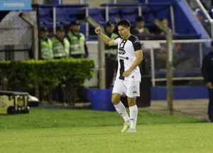 Versus / La curiosa promesa de Óscar Ruiz antes de medir a Cerro Porteño