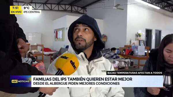 Video: Familiares de pacientes del IPS sufren frío y precariedades en albergue - ABC Noticias - ABC Color