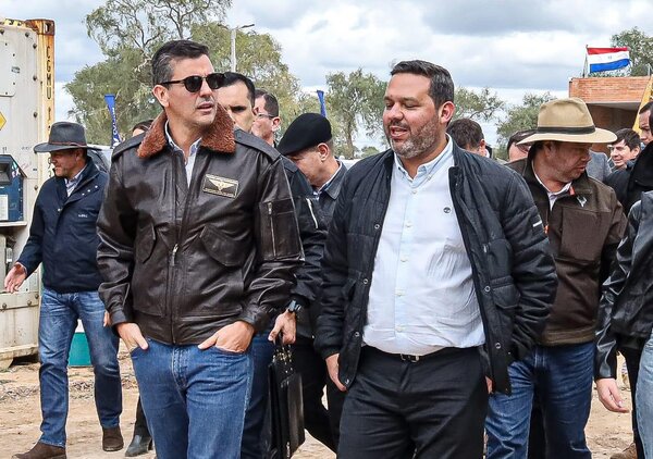 Presidente visita planta algodonera en Filadelfia y afirma que el campo es el motor del desarrollo - .::Agencia IP::.