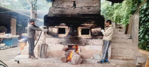 El fascinante encendido del horno Noborigama, una tradición cerámica milenaria en Areguá - Nacionales - ABC Color