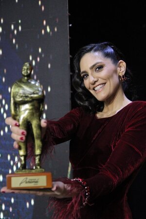 Premios Paraná: Lucía Sapena se alza con el Paraná de Oro y más talentos de la radio y televisión reciben el galardón - Unicanal