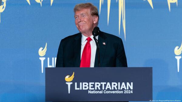 Trump abucheado al tratar de conquistar votos de libertarios - El Trueno