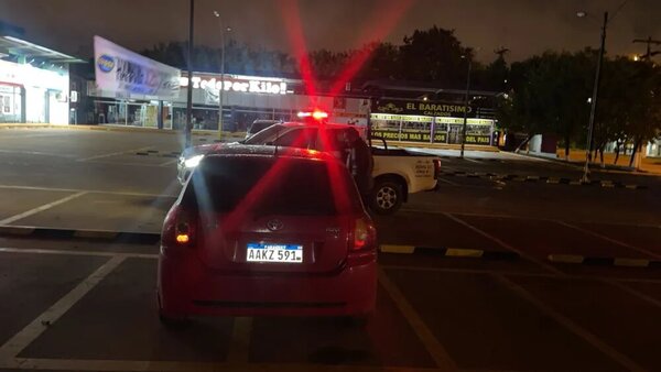 Alcoholizado, chofer de plataforma olvidó su auto y lo denunció como robado en Minga Guazú - Radio Imperio 106.7 FM