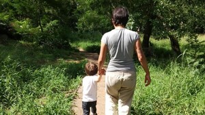Madre recuperó a su hijo tras pleito en Brasil