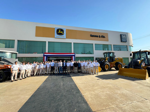 KUROSU & CIA recibió la visita de altos directivos de John Deere - Amigo Camionero