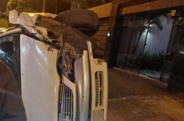 Volcó su vehículo con su hija de 1 año a bordo, dio positivo al alcotest y terminó detenido