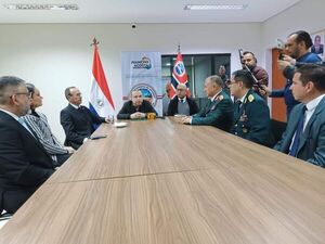 El ministro de Defensa Nacional, general Oscar González, ofreció una conferencia magistral en el salón auditorio de la Gobernación de Amambay