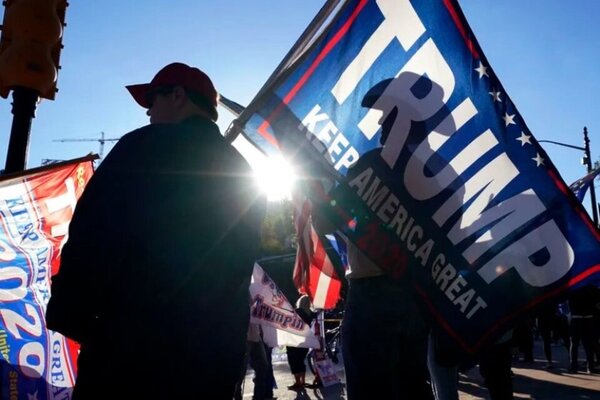 Trump le disputa a Biden el voto de los electorados latino y negro