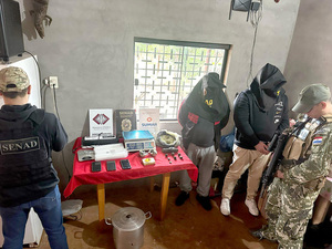 Detienen a tres microtraficantes e incautan dosis de drogas durante dos allanamientos - La Clave