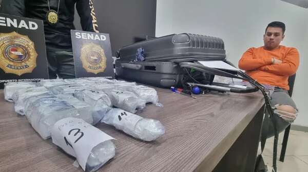 Alerta aeropuerto: detienen a otra “mula” narco - Policiales - ABC Color