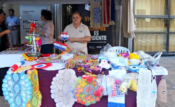 Feria “Manos de Mujeres – Kuñanguéra Rembiapo” se realiza entre hoy y mañana - .::Agencia IP::.