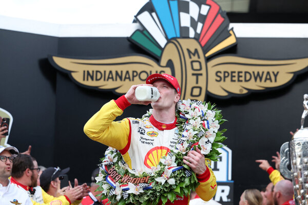 Versus / Newgarden frustra al mexicano O'Ward y revalida el título de las 500 Millas de Indianápolis