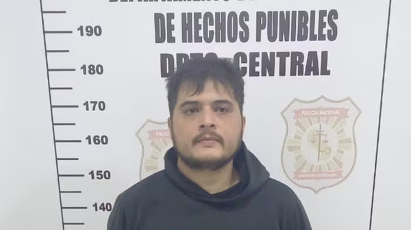 Detienen a propietario que estafaba a los compradores de autos