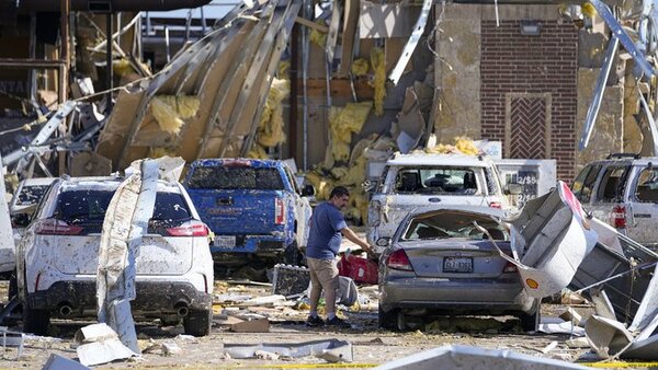 Fuertes tormentas y tornados dejan al menos 19 muertos en EE.UU.