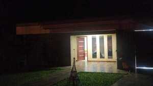 Hurtan arma de vivienda del intendente de San Cosme y Damián