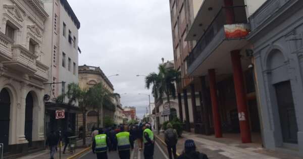 Diario HOY | Ciudadanos se movilizan para exigir obras viales