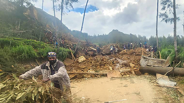 Papúa Nueva Guinea estima que más de 2.000 personas quedaron sepultadas por el alud de tierra de la semana pasada - .::Agencia IP::.
