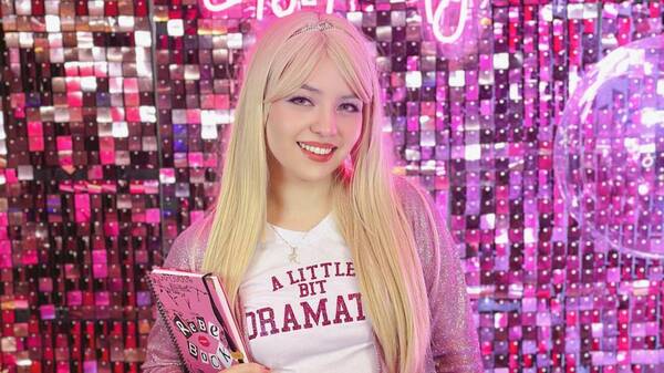 [GALERÍA] "Oniichan" laló en mil colores contra los invitados a su cumple