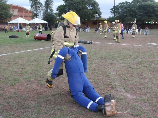 Bomberos Azules de PJC clasificaron a la fase nacional de la Competencia Bomberil - Radio Imperio 106.7 FM