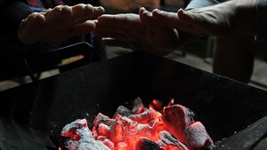 Ante el frente frío, bomberos dan recomendaciones para un buen uso del brasero en la casa