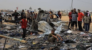 Israel enfrenta condenas internacionales tras bombardeo en campo de desplazados en Rafah