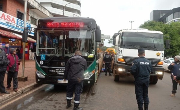 Motociclista sufre lesiones en el microcentro