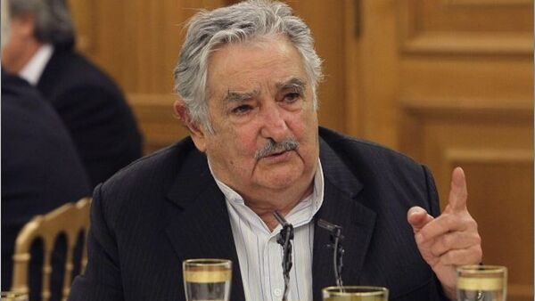 Santiago Peña dialoga con Pepe Mujica sobre "desafíos" para el desarrollo y progreso de la región